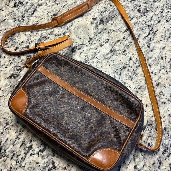 LV Trocadero 24 - Picture 6 of 14